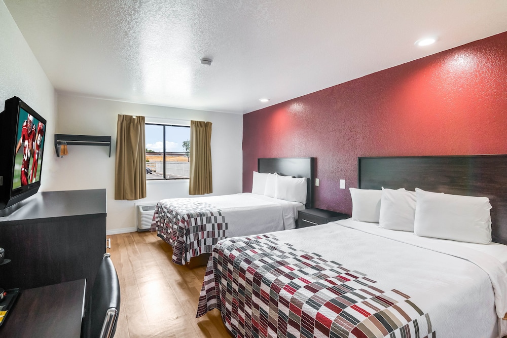 Red Roof Inn Palmdale 18/30
