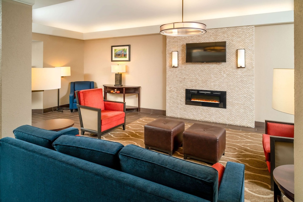 Comfort Inn & Suites Grundy, VA 4/22