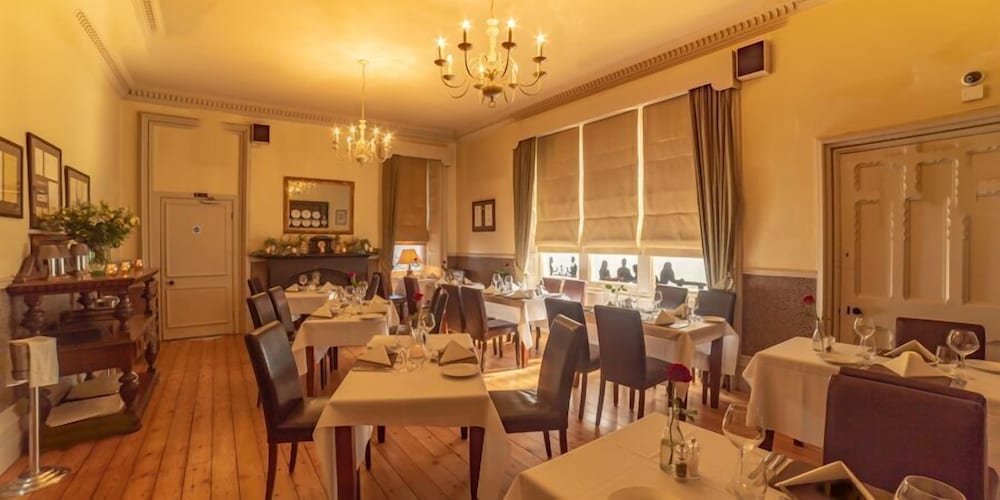 Lamplighter Dining Rooms 51/61