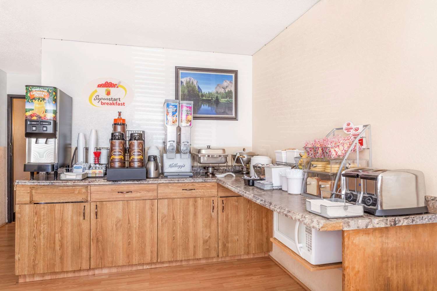 Super 8 by Wyndham Montgomery Maybrook 3/7