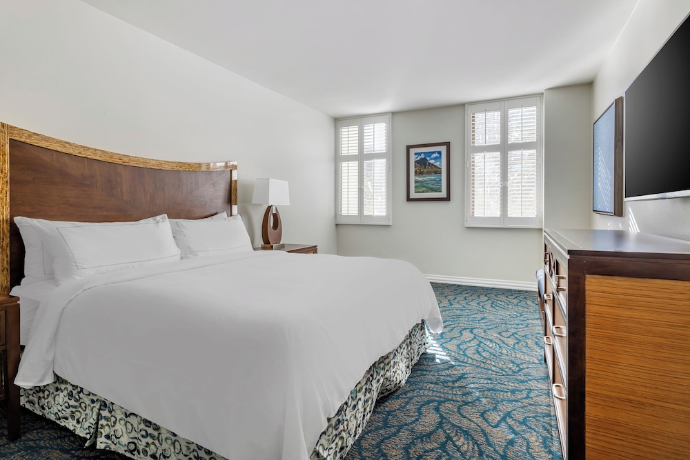 1 Bedroom, Lagoon, Tower, Suite, Ocean View, Bathtub, Accessible