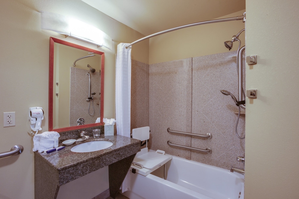 Candlewood Suites Richmond Airport 16/77