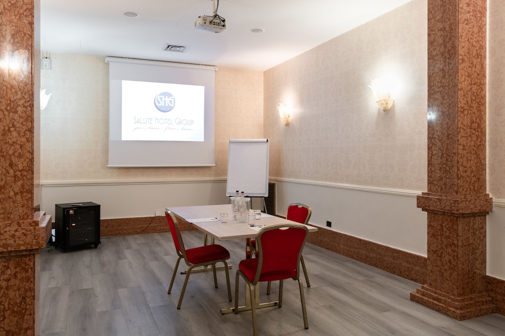 Shg Hotel Catullo 33/35