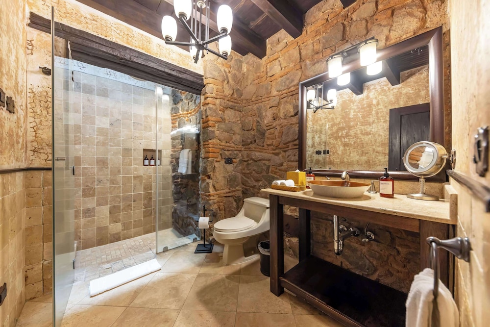 El Convento Boutique Hotel 63/66