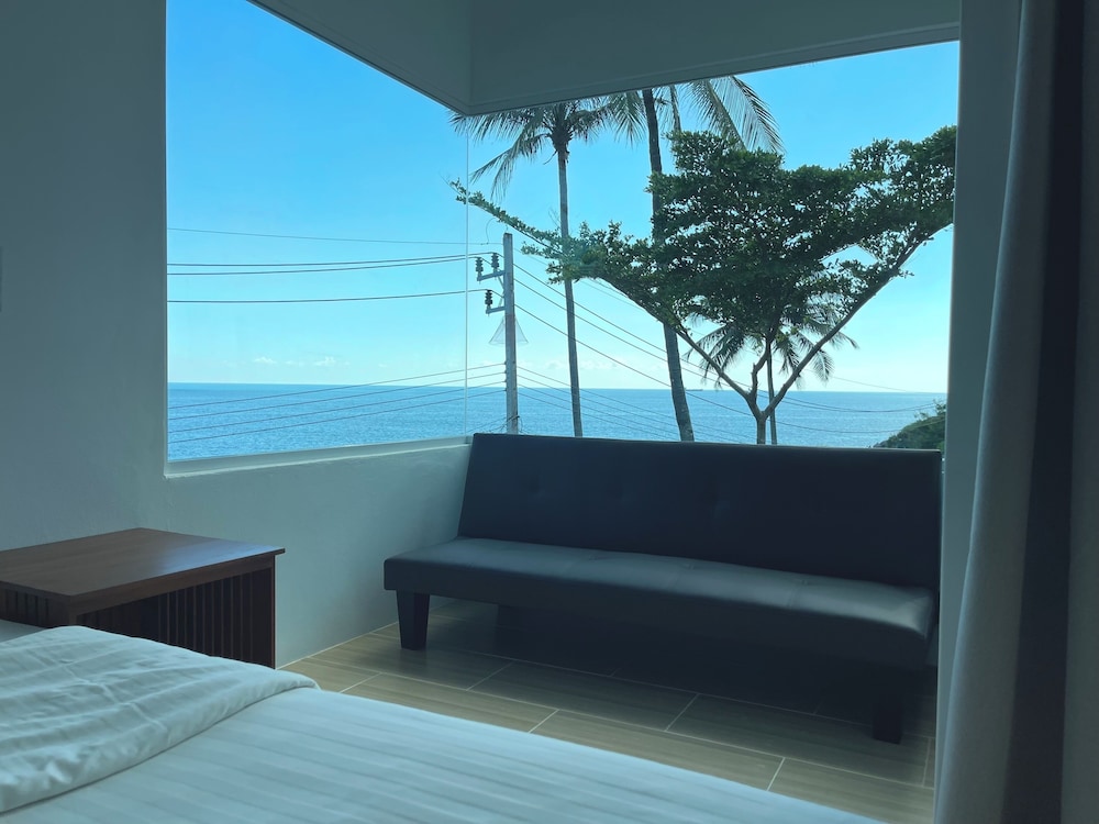 Naiharn On The Rock Resort 30/50