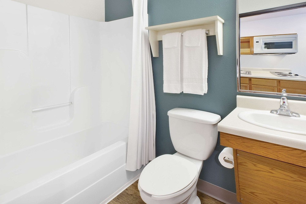 WoodSpring Suites St. Louis St. Charles 30/37