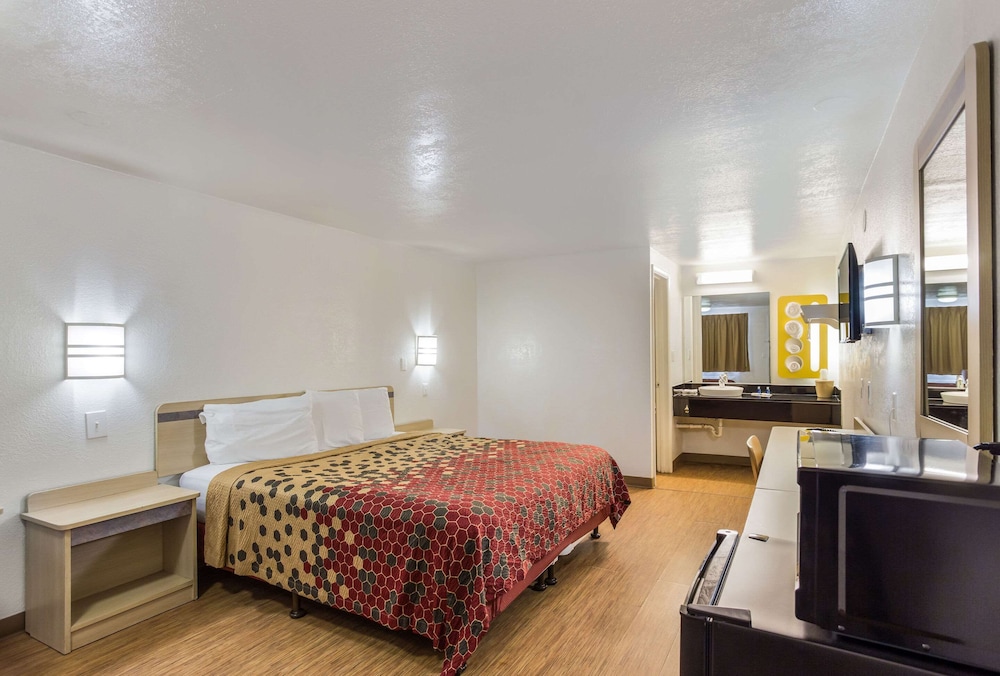 Motel6 Cross Lanes, WV–Goff Mountain Rd 11/19