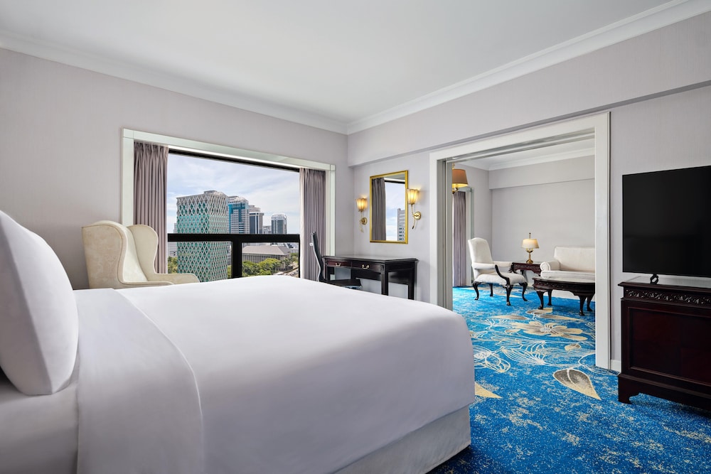 EXECUTIVE, SUITE, KING BED