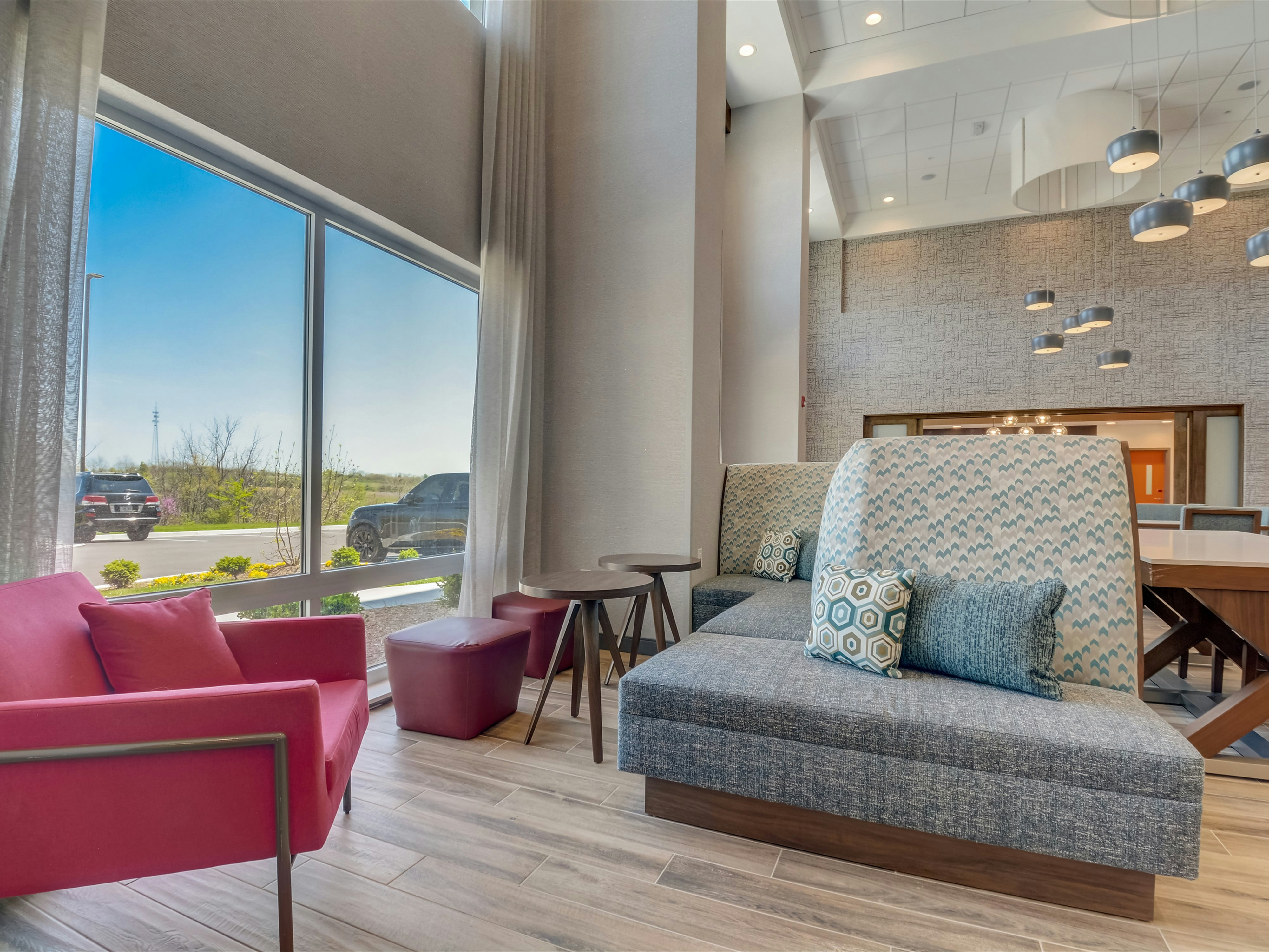 Hampton Inn and Suites Williamstown Ark Encounter 24/38