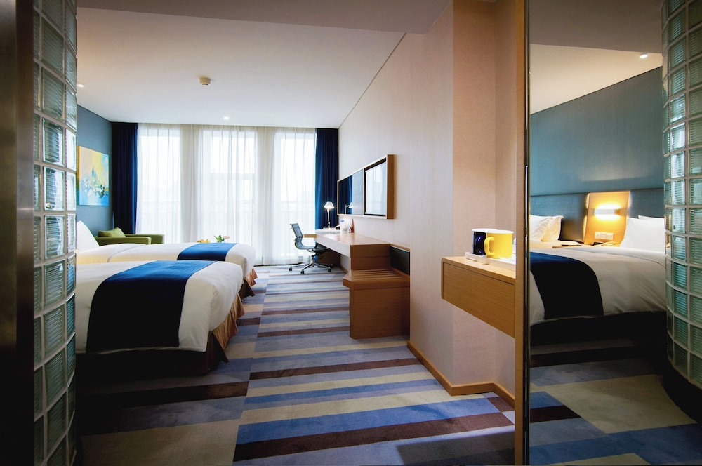 HOLIDAY INN EXPRESS LESHAN CITY SQUARE 18/43