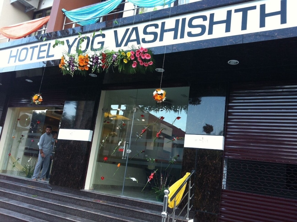 Yog Vashishth Hotel 5/50