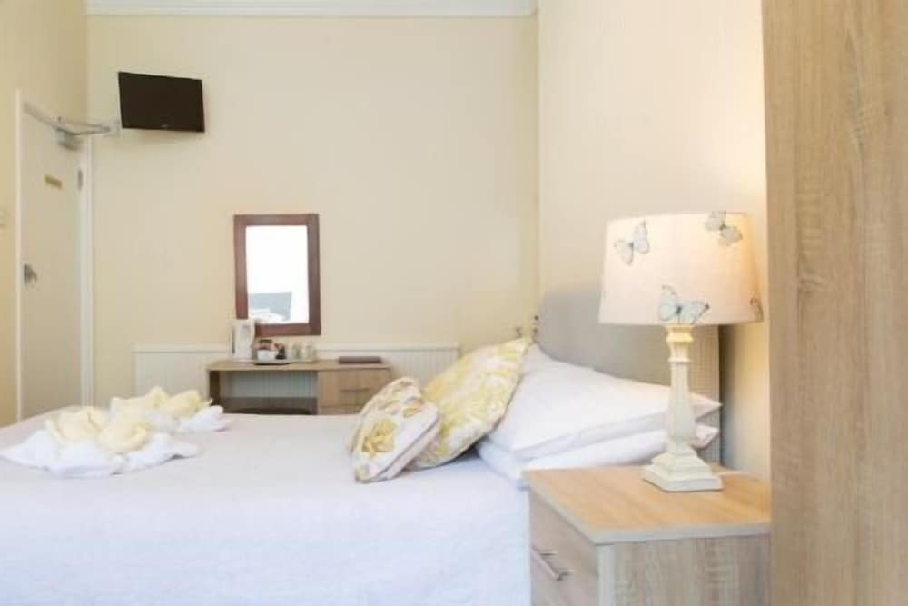 The Firs Guest House 17/45