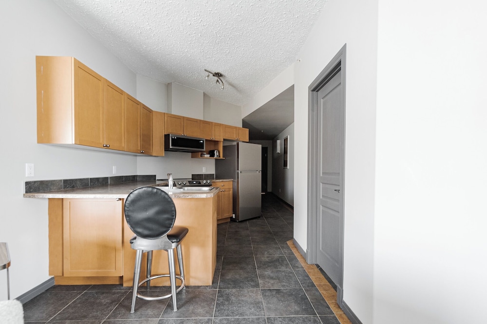 PODOLLAN REZ-IDENCE FORT MCMURRAY 3/50