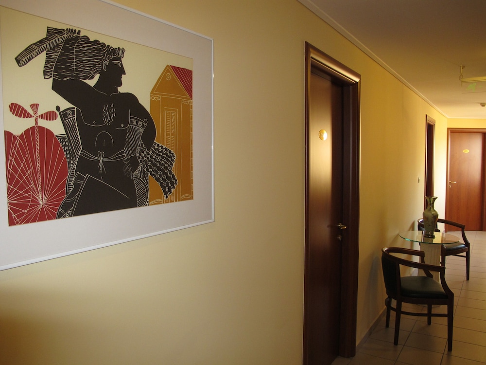 Evripides Hotel 29/69