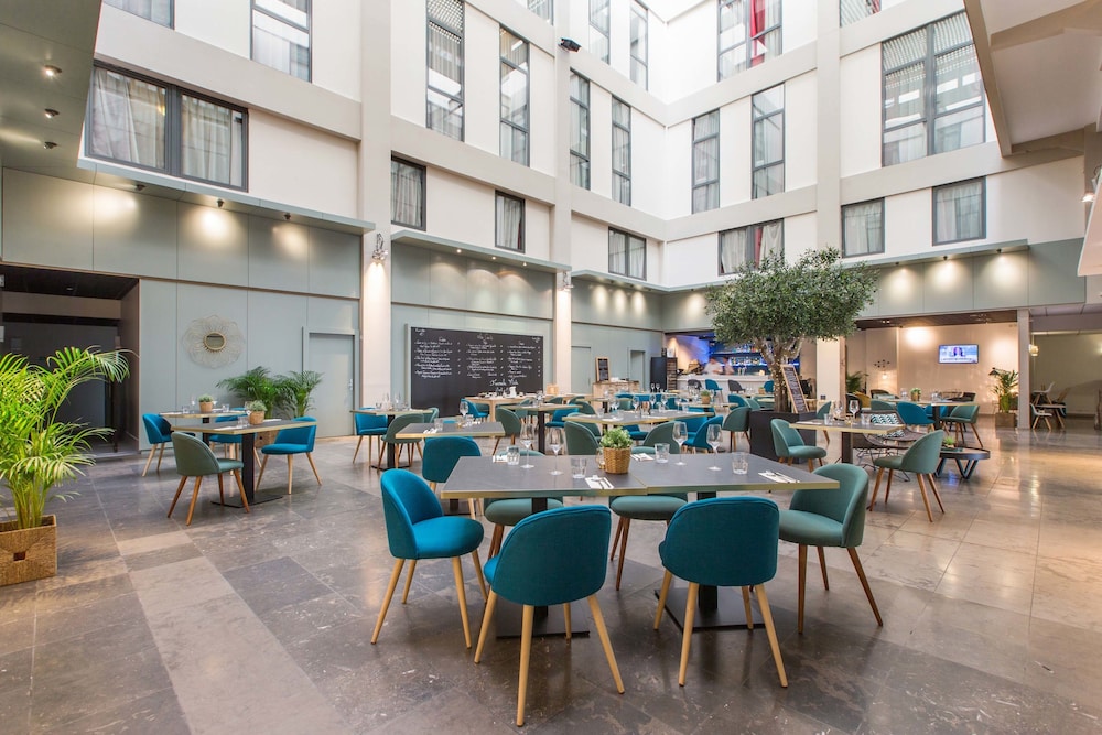 restaurant cafeteria