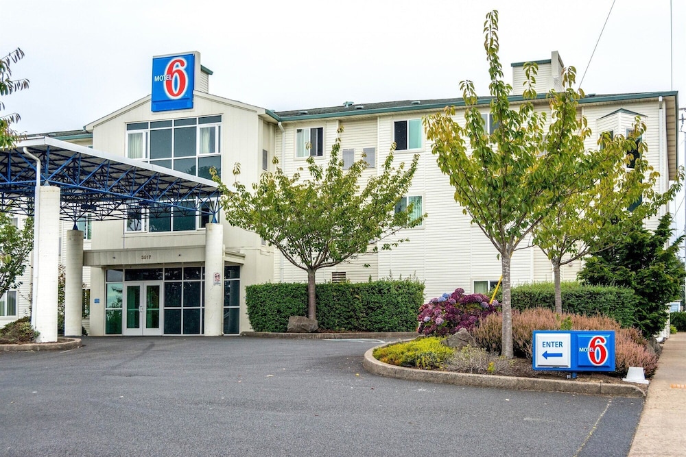 Motel6 Lincoln City, OR 48/51