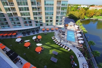 University Plaza Waterfront Hotel 46/50