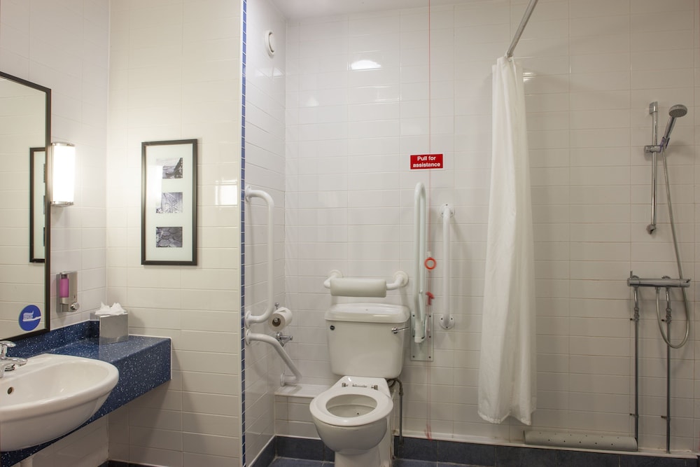 Holiday Inn Express Birmingham - Star City 15/61