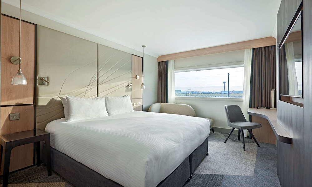 HYATT PLACE LONDON HEATHROW AIRPORT 32/77