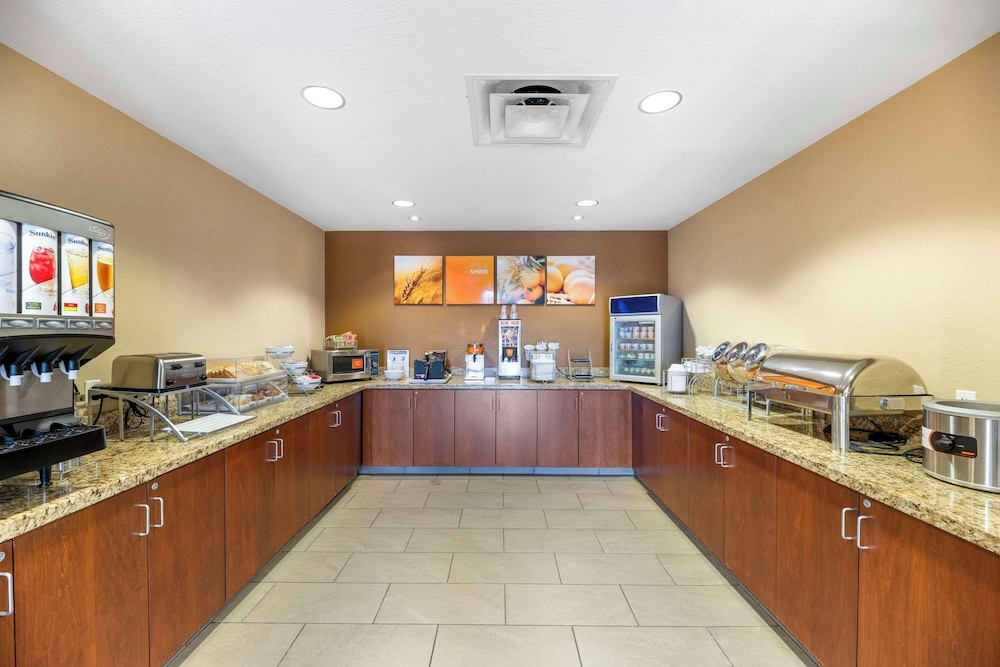 Comfort Suites Carlsbad 10/48