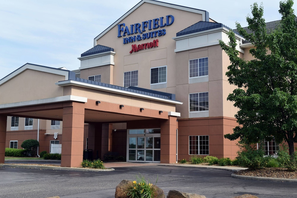 Fairfield Inn And Suites By Marriott Youngstown 2/35