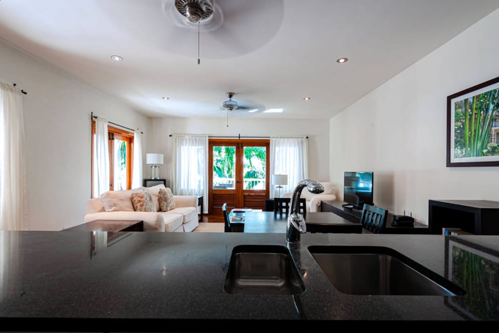 Nonsuch Bay Resort 26/33