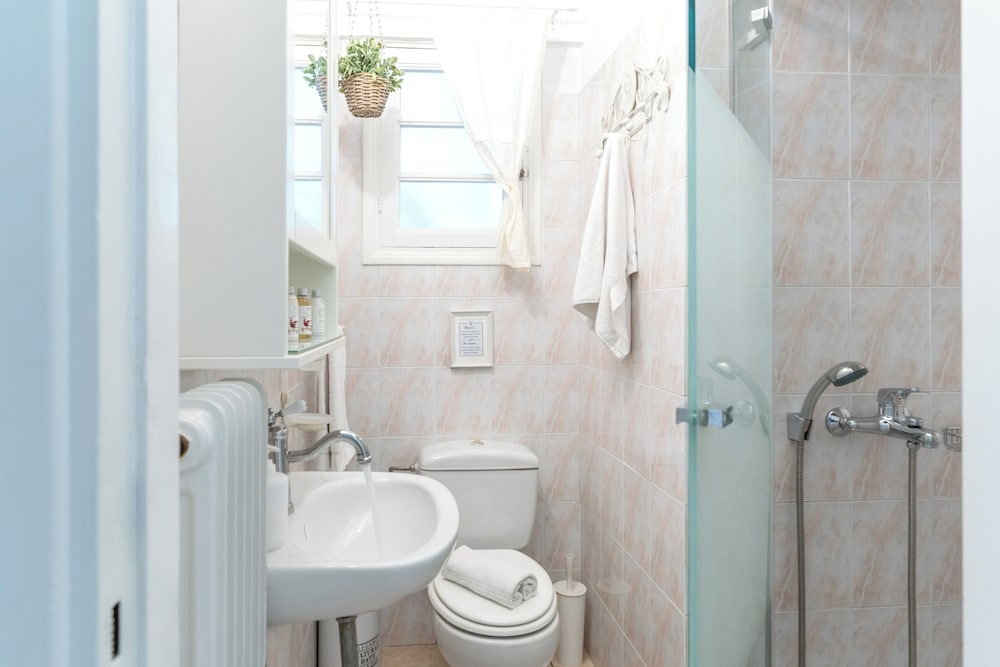 JASMINE, EXCLUSIVE, SUITE