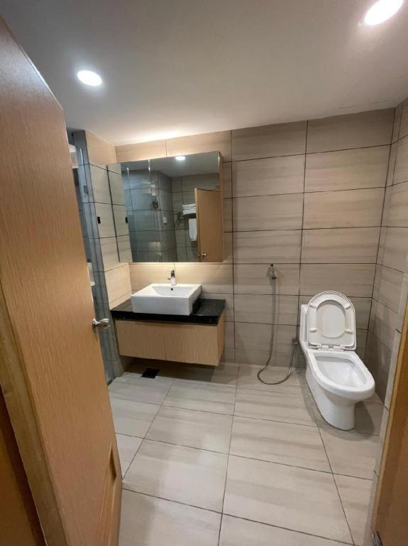 JC Mark Hotel 46/53
