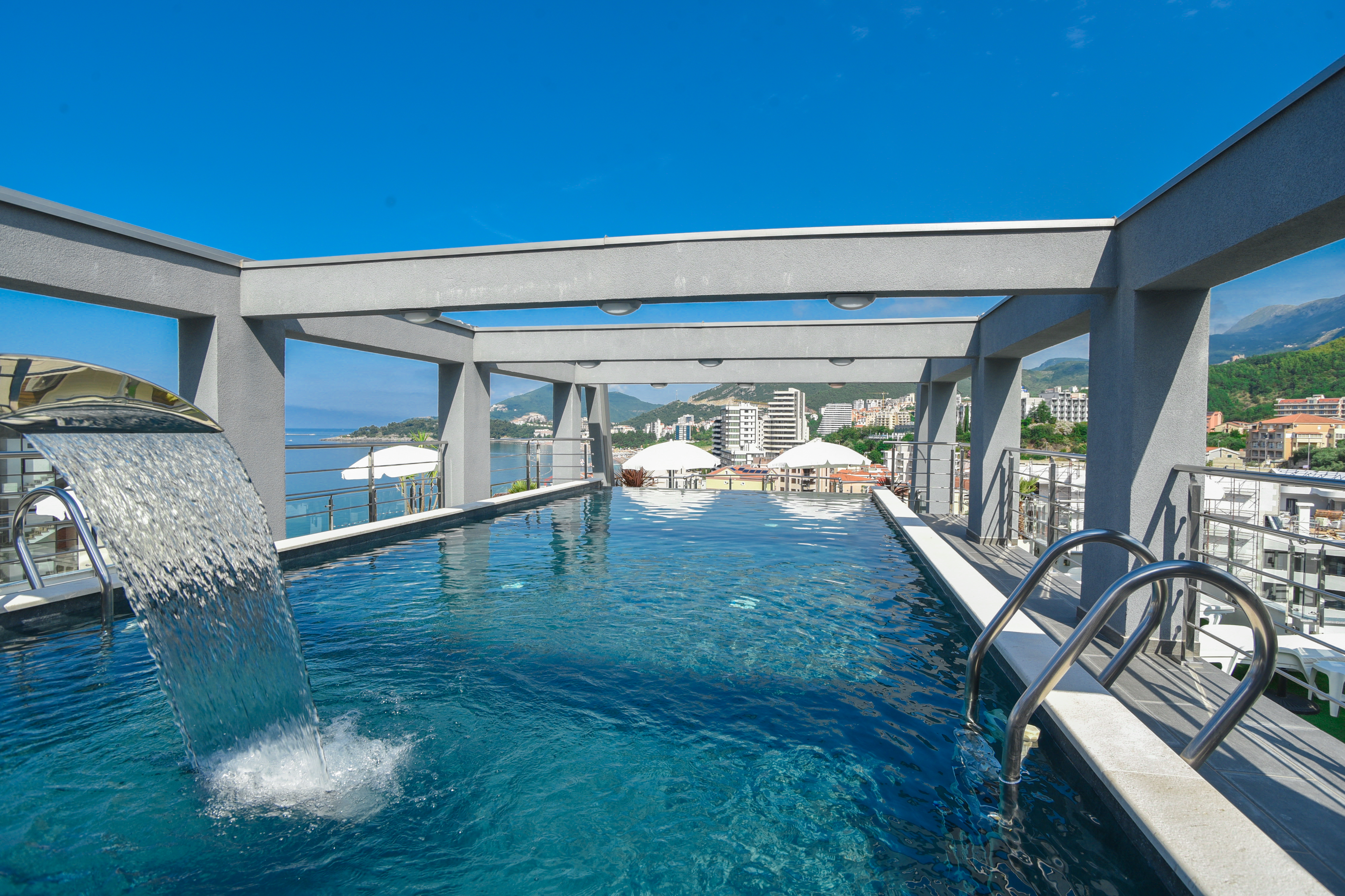 Hotel La Mer 38/65