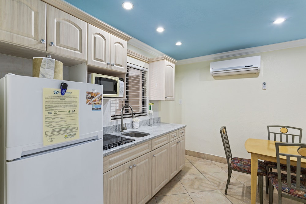 Bayview Plaza Waterfront Resort 14/70