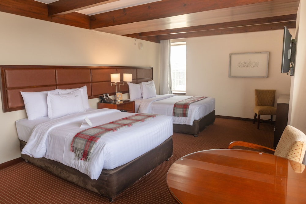 SUPERIOR, TWIN BEDS, ACCESSIBLE