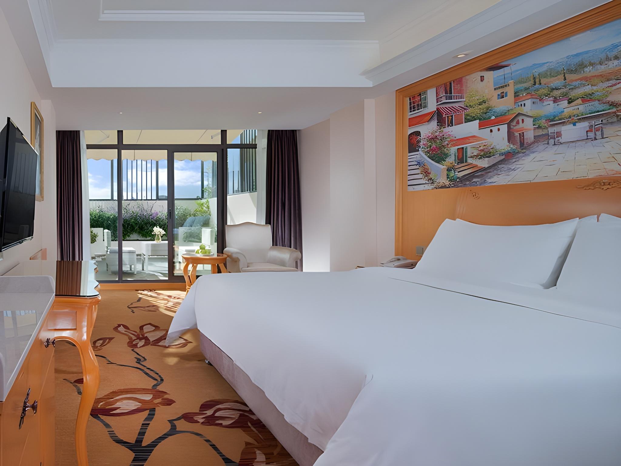 Vienna Hotel (Chuanxin Drum Tower Metro Station, Beijing Road) 23/50