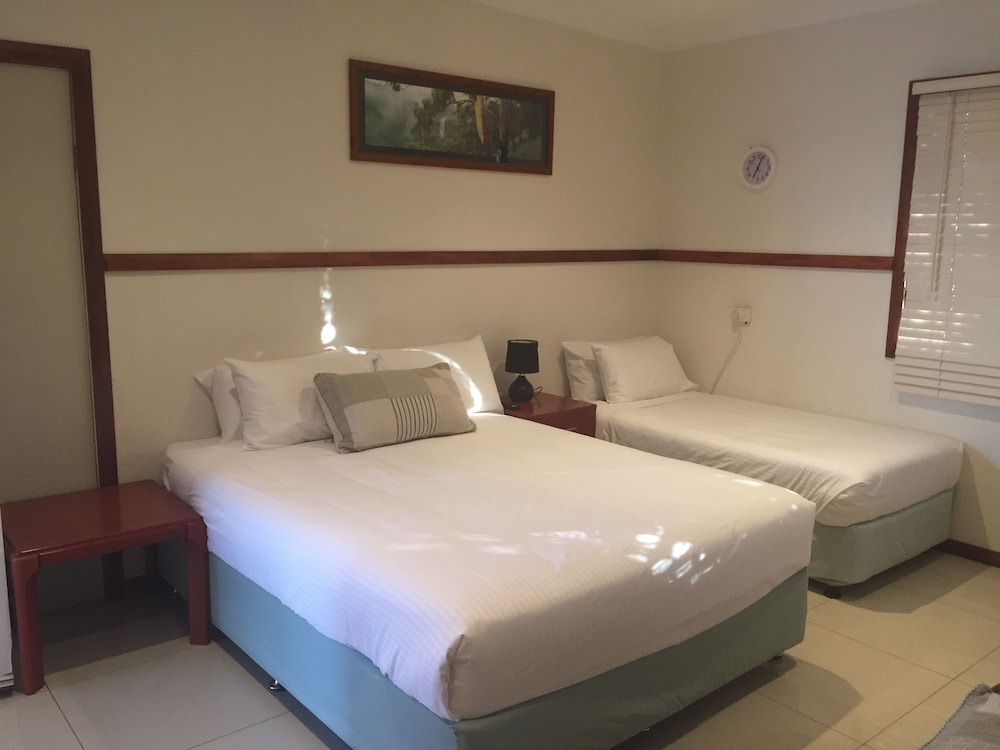 Across Country Motel And Serviced Apartments 6/35