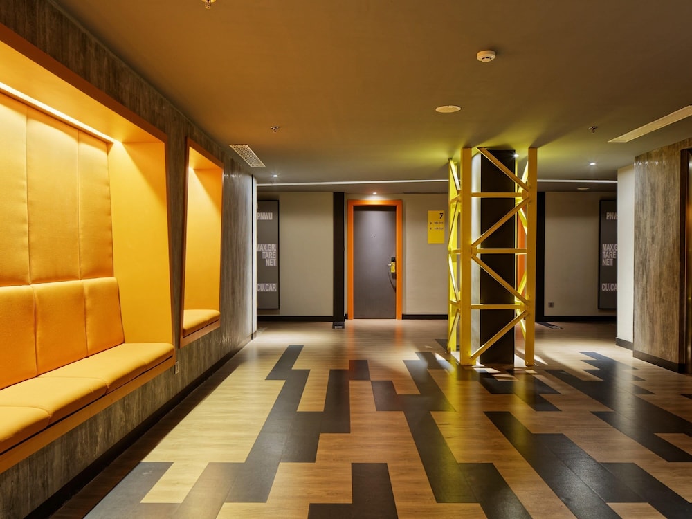 Ibis Styles Batam Nagoya 40/68