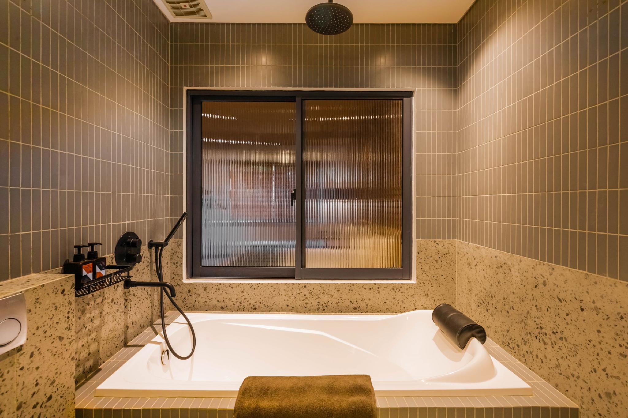 Stevie G Hotel 54/54