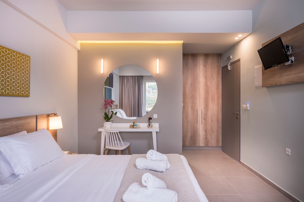 Irini Stalos Apartments 7/50