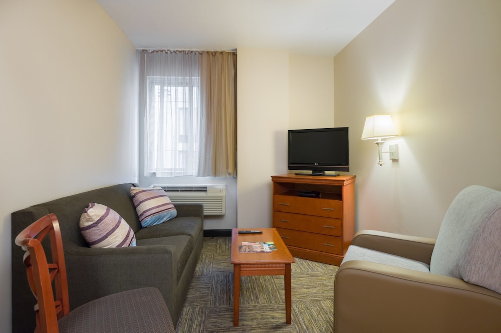 Candlewood Suites New York City- Times Square 32/50