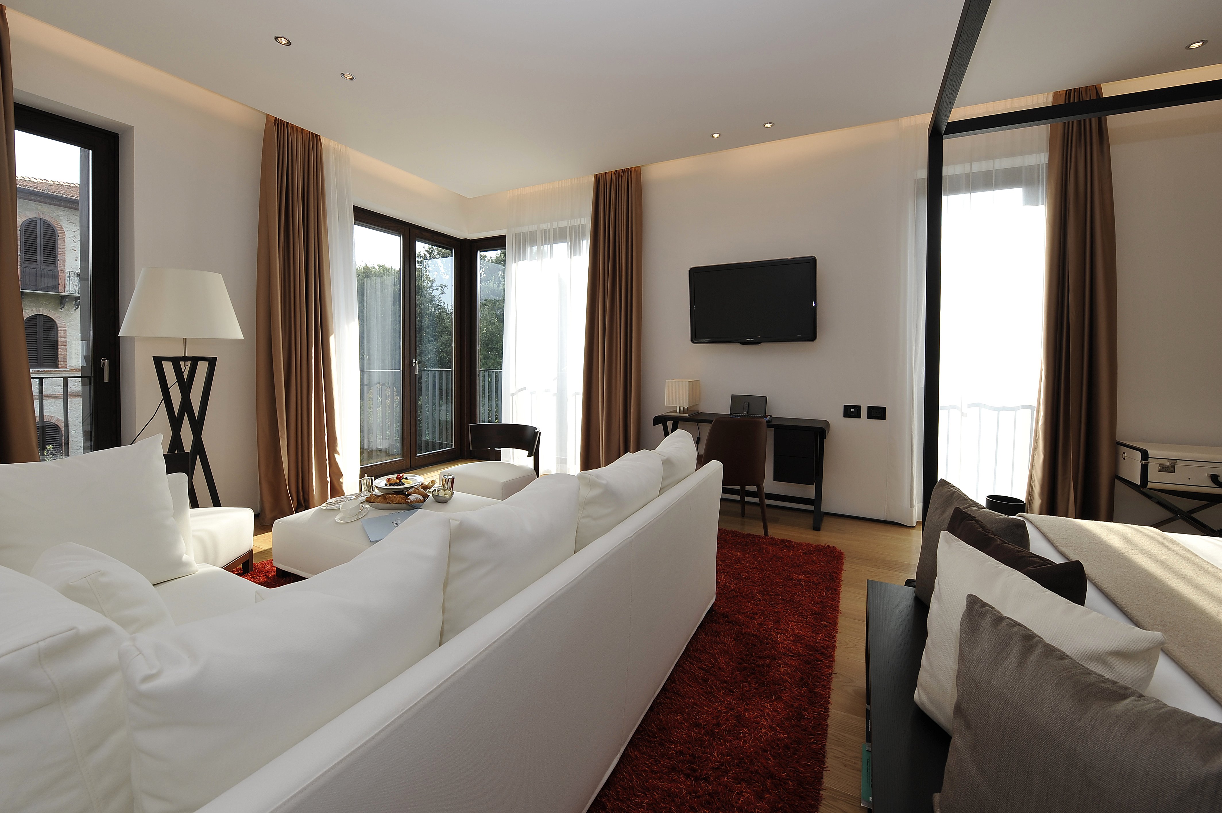 SPACE, EXECUTIVE, SUITE