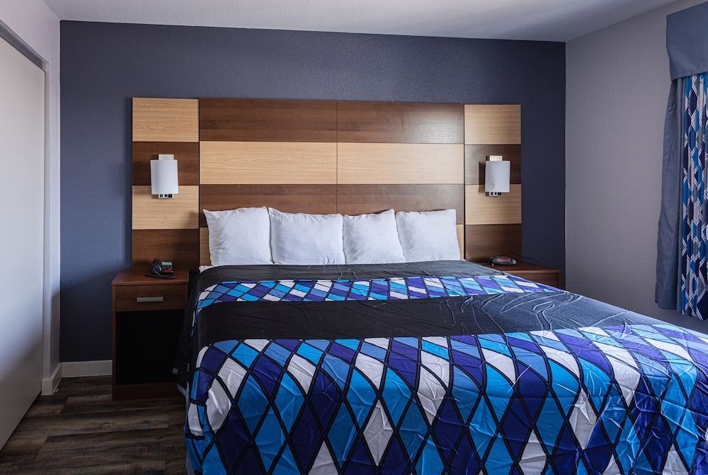 Coratel Inn & Suites Inver Grove Heights 7/32