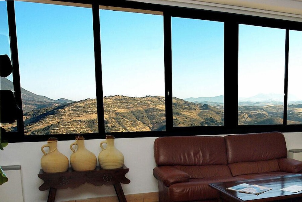 TUGASA Hotel Arco de la Villa 3/47
