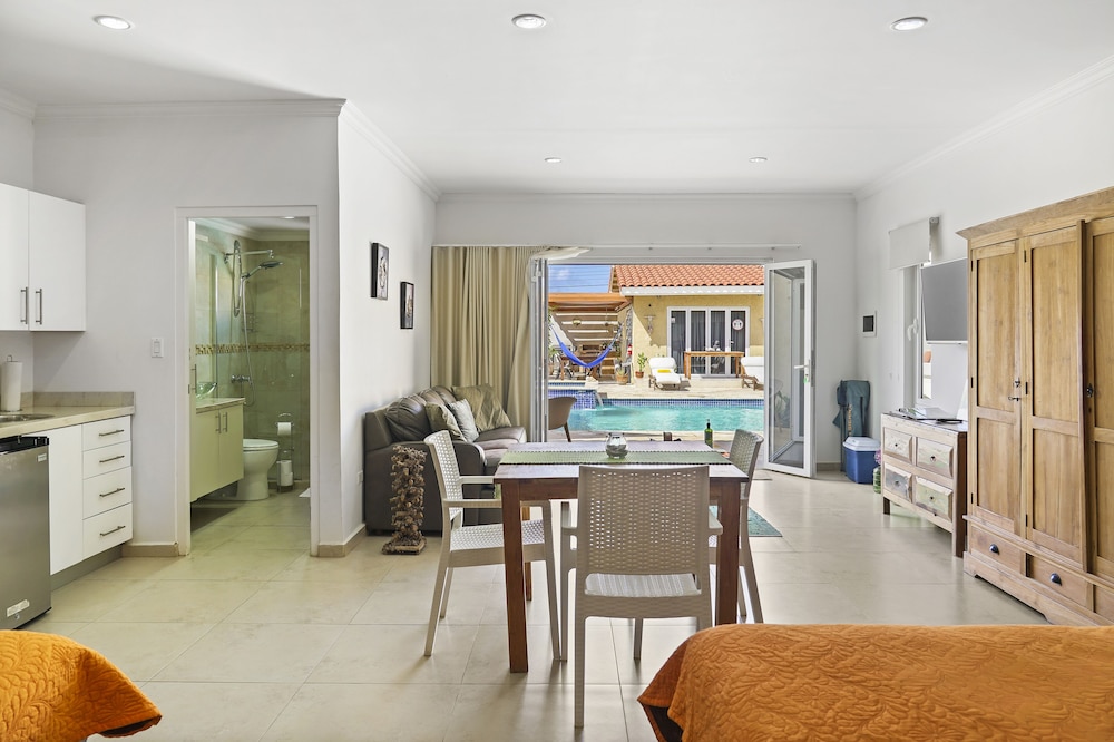 Arubas Bakval Suites 24/50