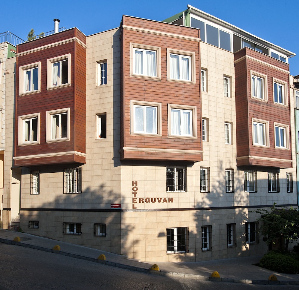 Erguvan Hotel 57/68