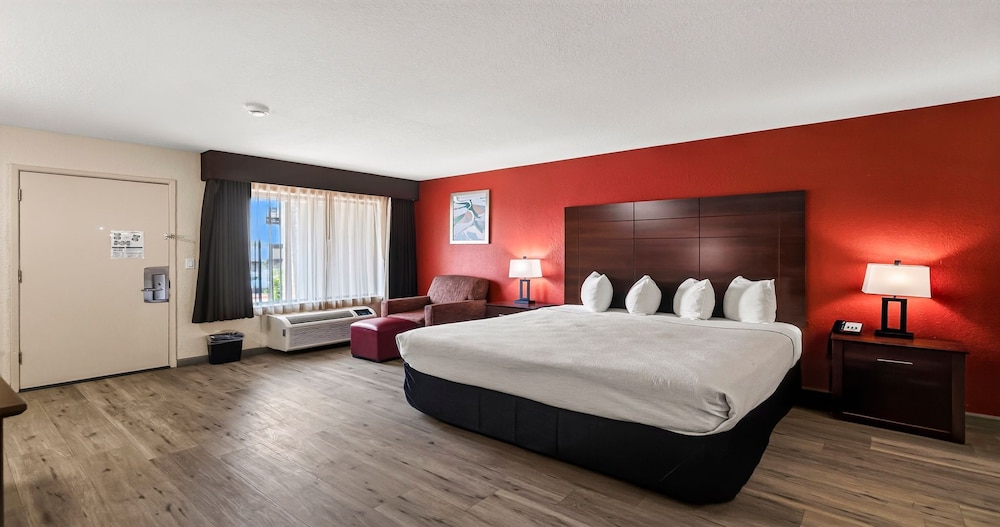 غرفة ديلوكس بسرير كينج، Best Western Roseville Inn 5/10