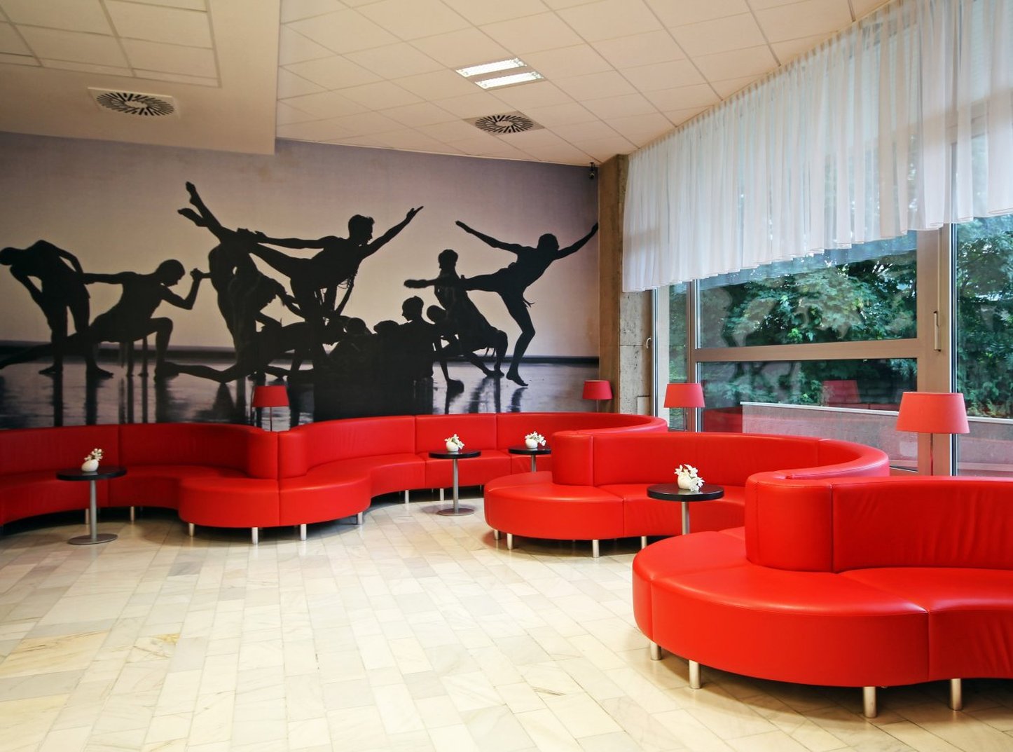 Avanti Hotel 46/72