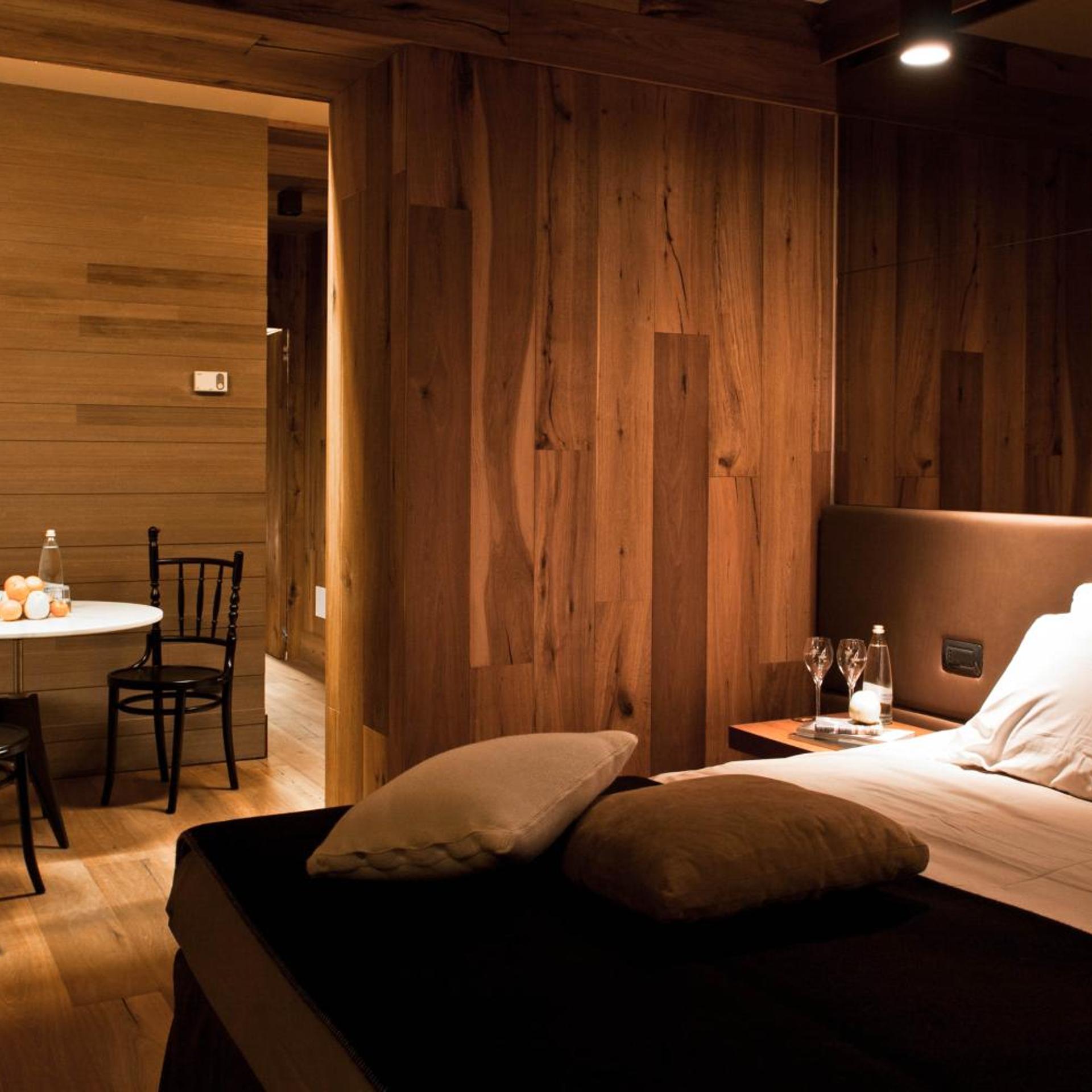 جناح، Charme Hotel Alexander 6/9