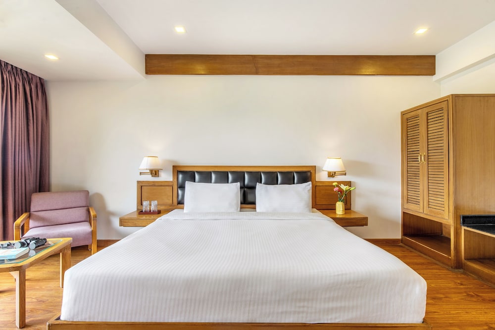 Country Inn Premier Pacific Mall Road Mussoorie 20/60