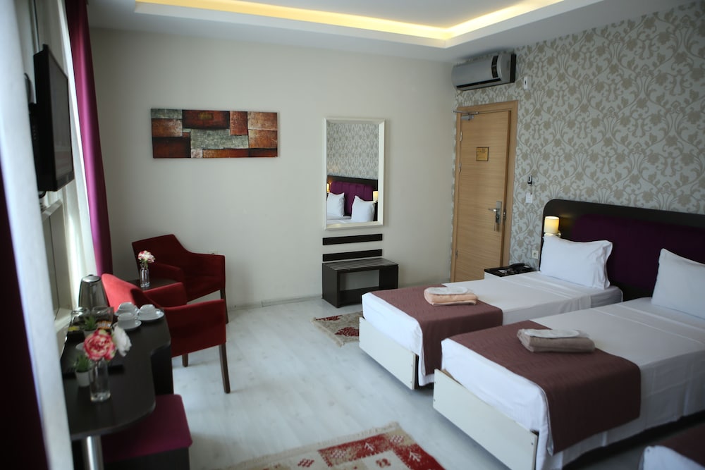 Niconya Port Suite Hotel 18/64