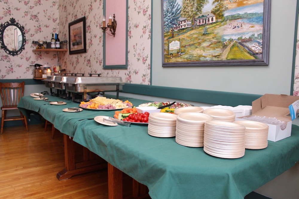 Victoria Resort and Bed & Breakfast 46/57
