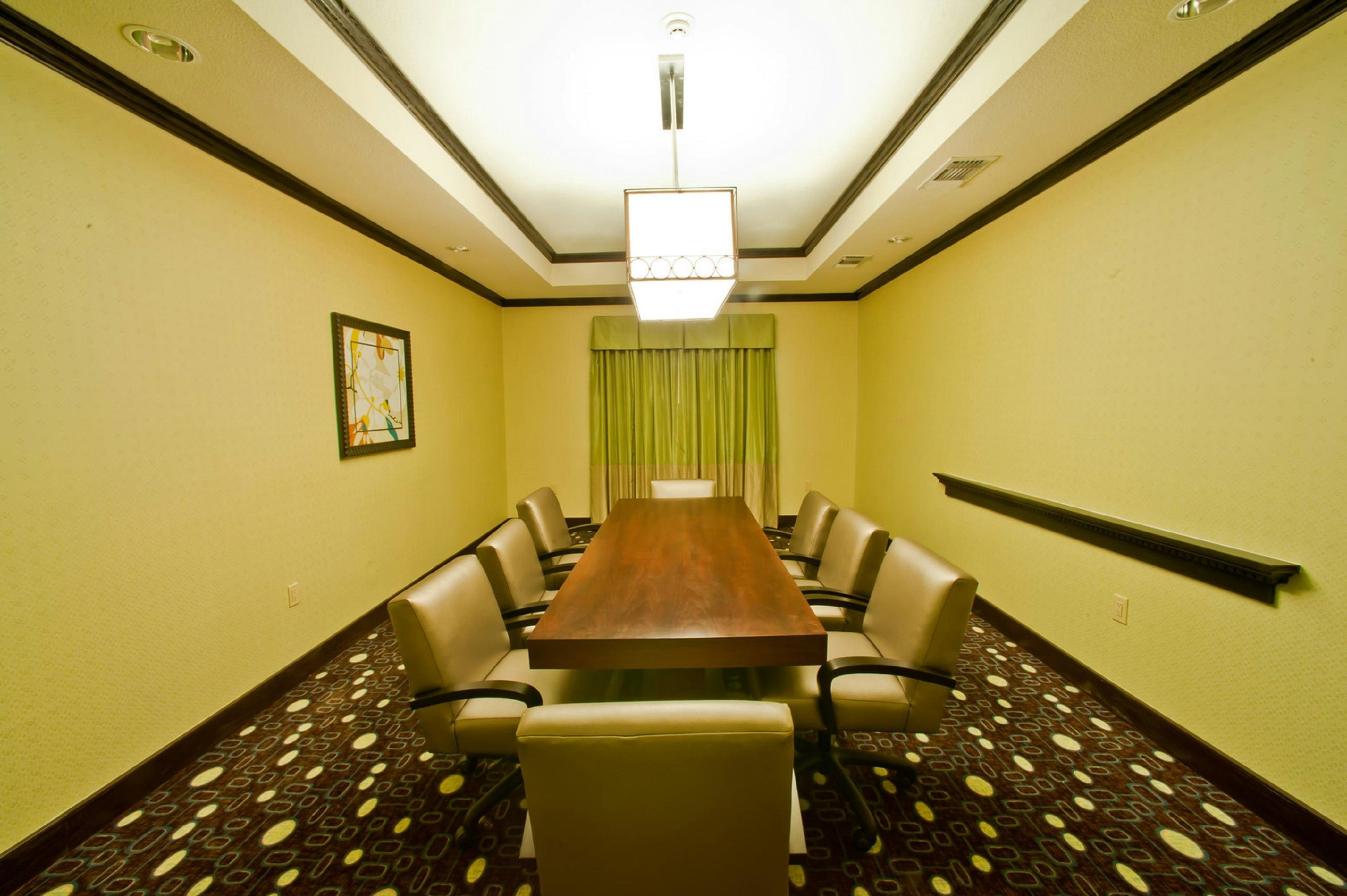 Hampton Inn and Suites Denison, TX 22/60