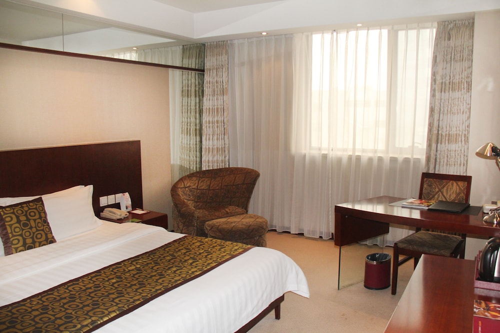 SUPERIOR, KING BED